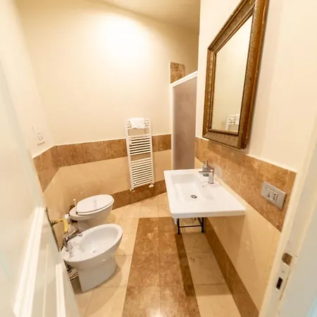 Lovely 4-bedroom 30m Sangiovanni Metro Apartmán Řím