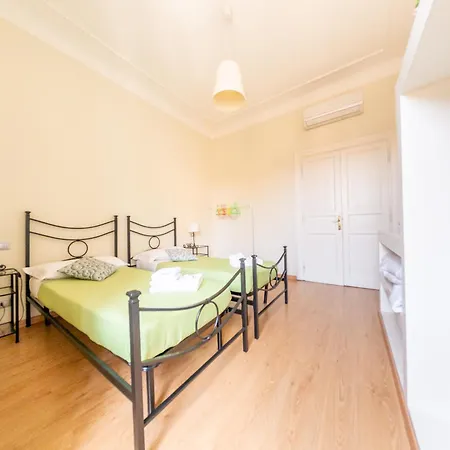 Apartmán Lovely 4-bedroom 30m Sangiovanni Metro Řím